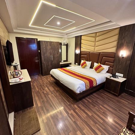 Victory Hotel And Restaurant By Gs Hospitality Шимла Экстерьер фото