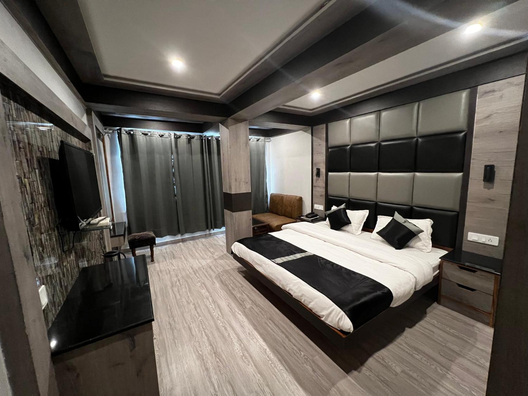 Victory Hotel And Restaurant By Gs Hospitality Шимла Экстерьер фото
