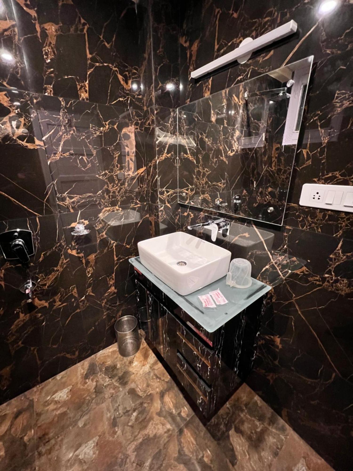 Victory Hotel And Restaurant By Gs Hospitality Шимла Экстерьер фото